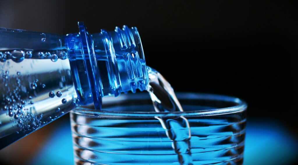 Hidratação – O papel da água no corpo e como calcular sua necessidade! 💧