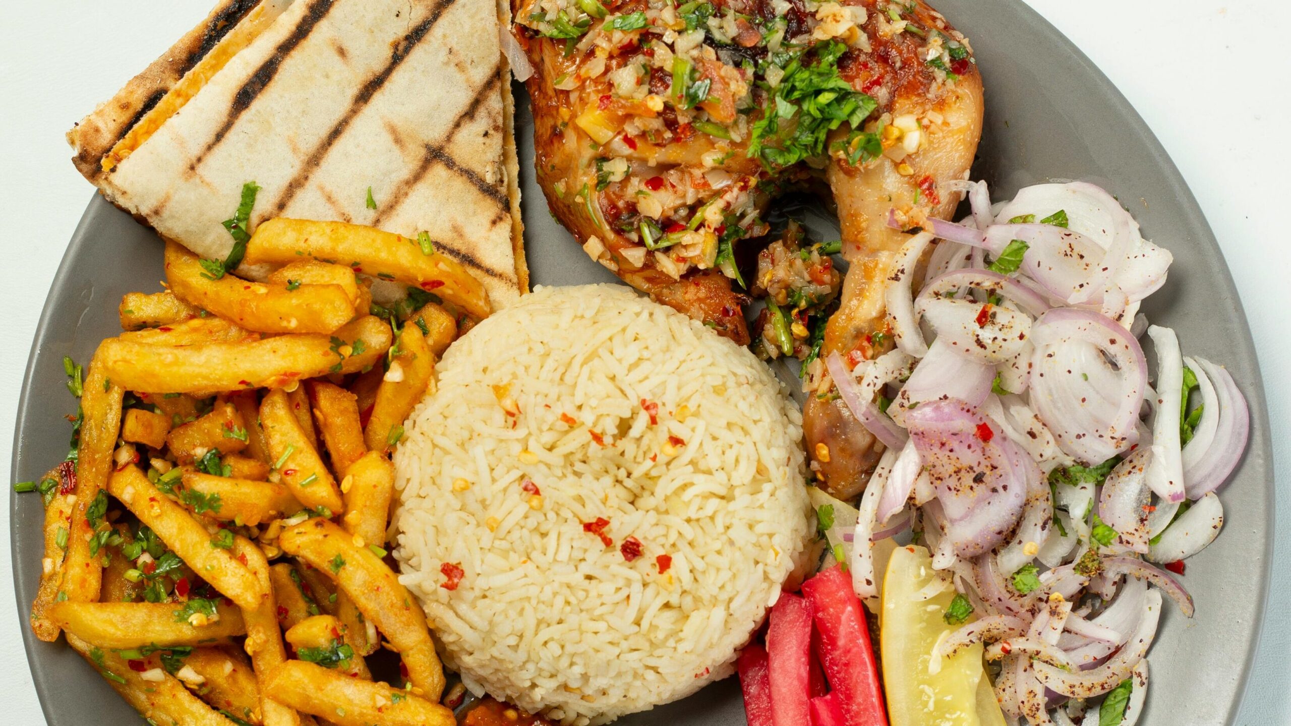 pexels-sohelripon-25440677-edited-scaled O que são Macronutrientes? Descubra suas funções e principais fontes! 🍎🥩🥑